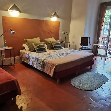 Le Mimosa Bed & Breakfast Saint-Saturnin-de-Lucian ภายนอก รูปภาพ