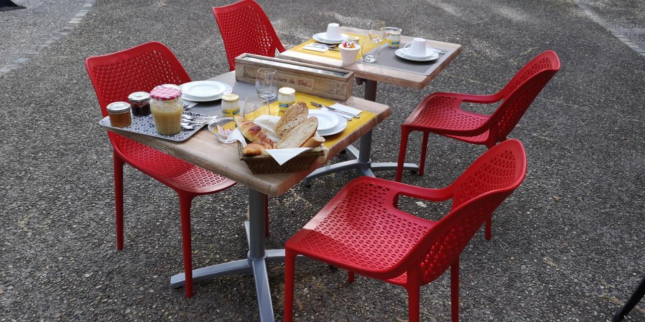 Le Mimosa Bed & Breakfast Saint-Saturnin-de-Lucian ภายนอก รูปภาพ
